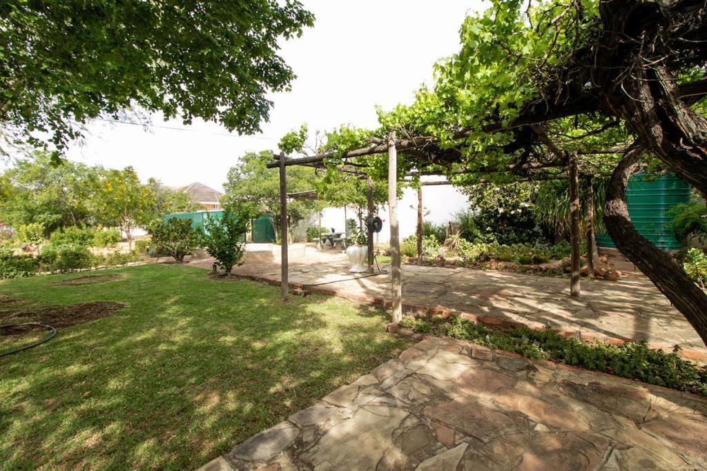 The Townhouse Villa Graaff-Reinet Dış mekan fotoğraf